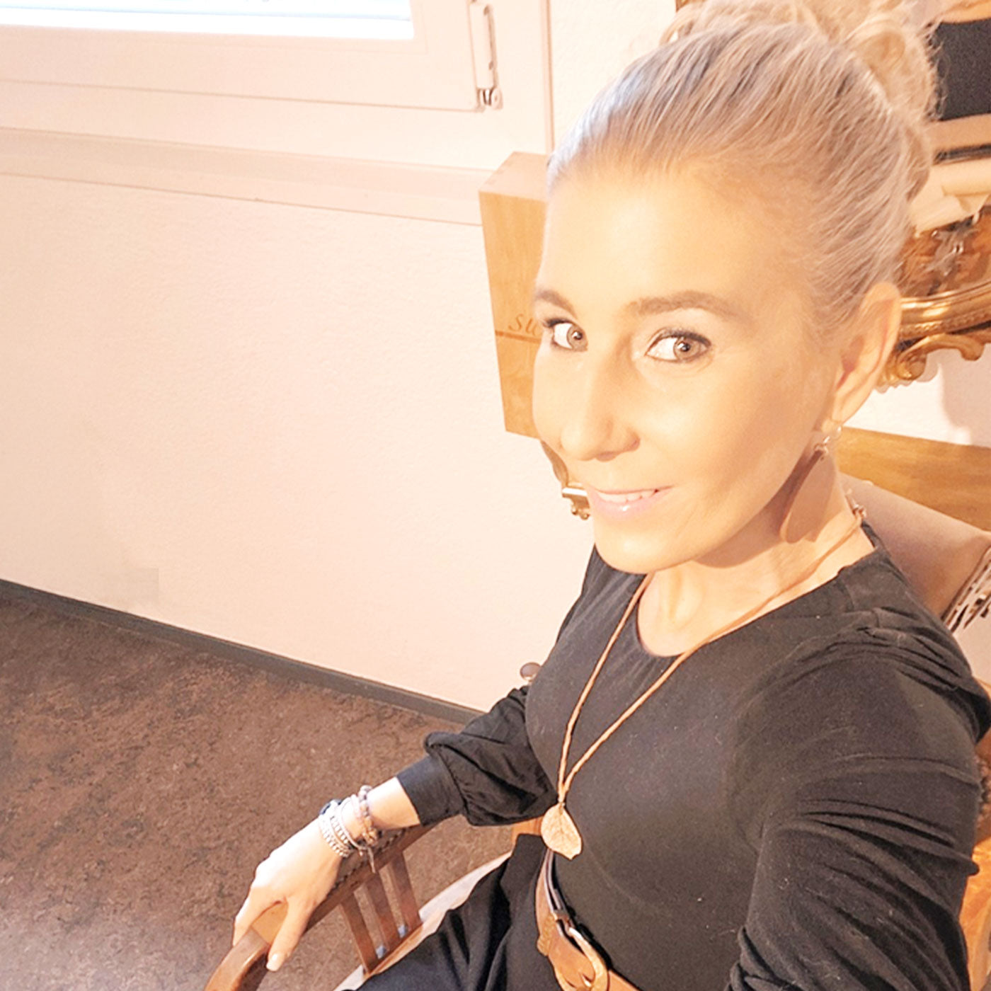 PERLA BEAUTY lockenkopf-friseur-liste-bern-perla-beauty.jpg